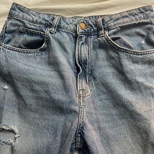 Baggy ripped pants, size 28